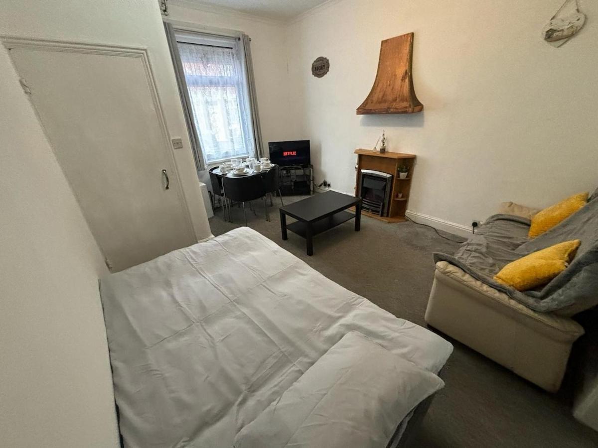 Urban Retreat With Charming 2-bedroom House Ocated In The Heart Of Villa Coventry