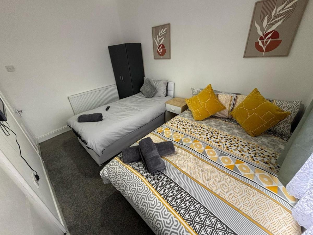 Urban Retreat With Charming 2-bedroom House Ocated In The Heart Of Villa