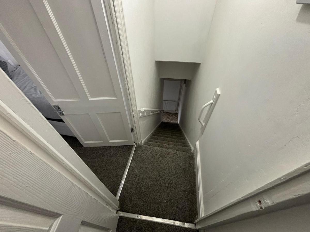 Urban Retreat With Charming 2-bedroom House Ocated In The Heart Of Villa Coventry
