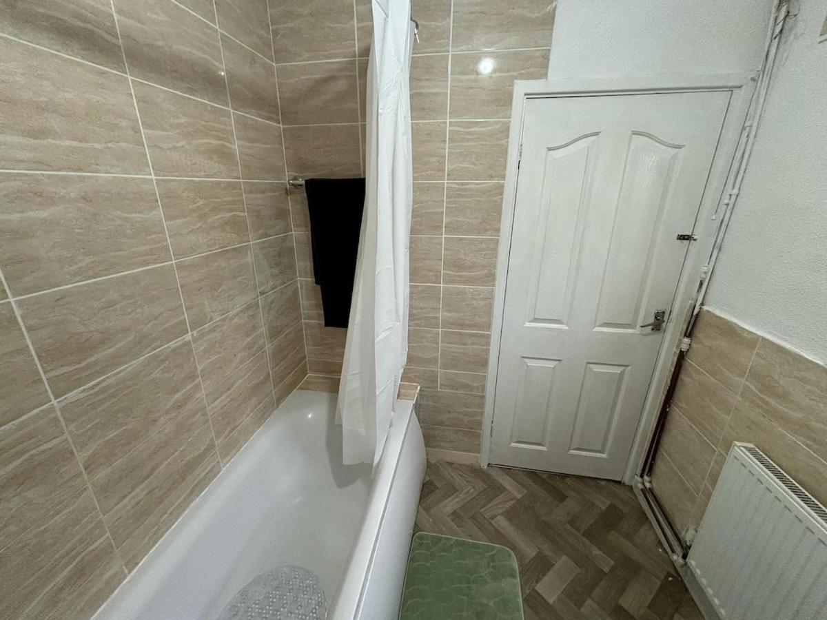 Urban Retreat With Charming 2-bedroom House Ocated In The Heart Of Coventry